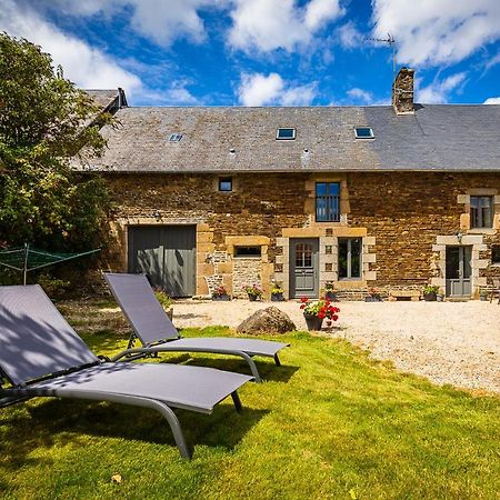 Les Prairies Du Mont - Le Gite De La Chapelle Sougeal Bagian luar foto