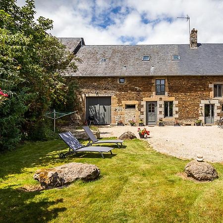 Les Prairies Du Mont - Le Gite De La Chapelle Sougeal Bagian luar foto